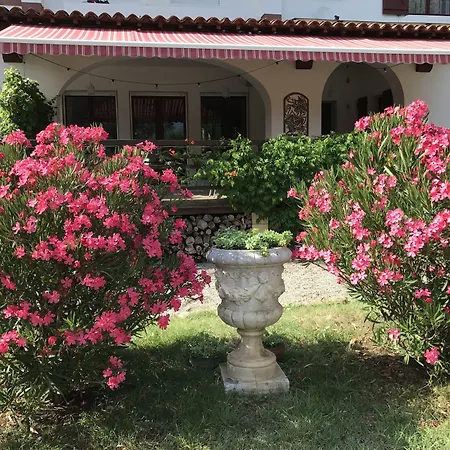 La Du Parc 4* براديس