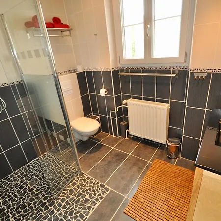 بيت ضيافة La Du Parc 4*