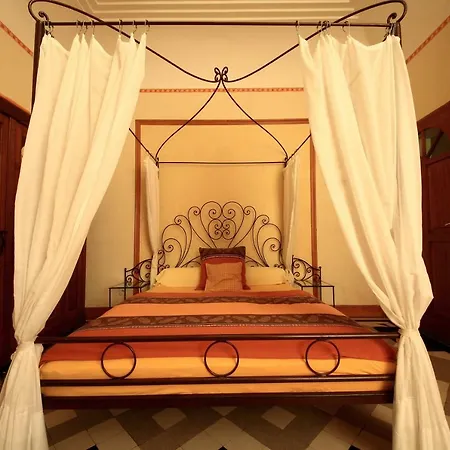 Guest house Du Parc 4*
